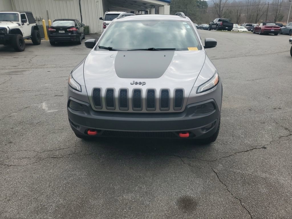 Used 2018 Jeep Cherokee Trailhawk image 3