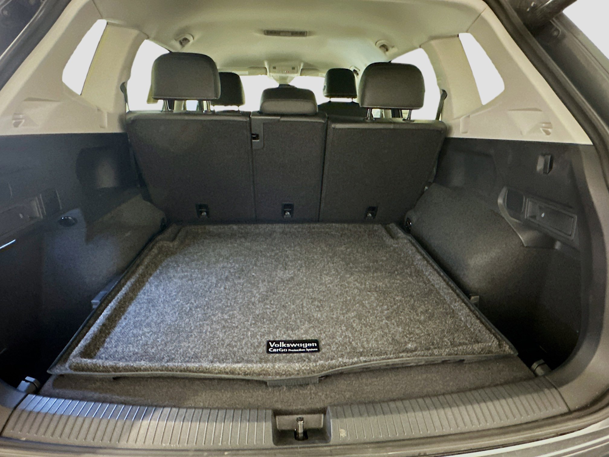 Used 2024 Volkswagen Tiguan SE w/ MDO Package, Two-Row image 30