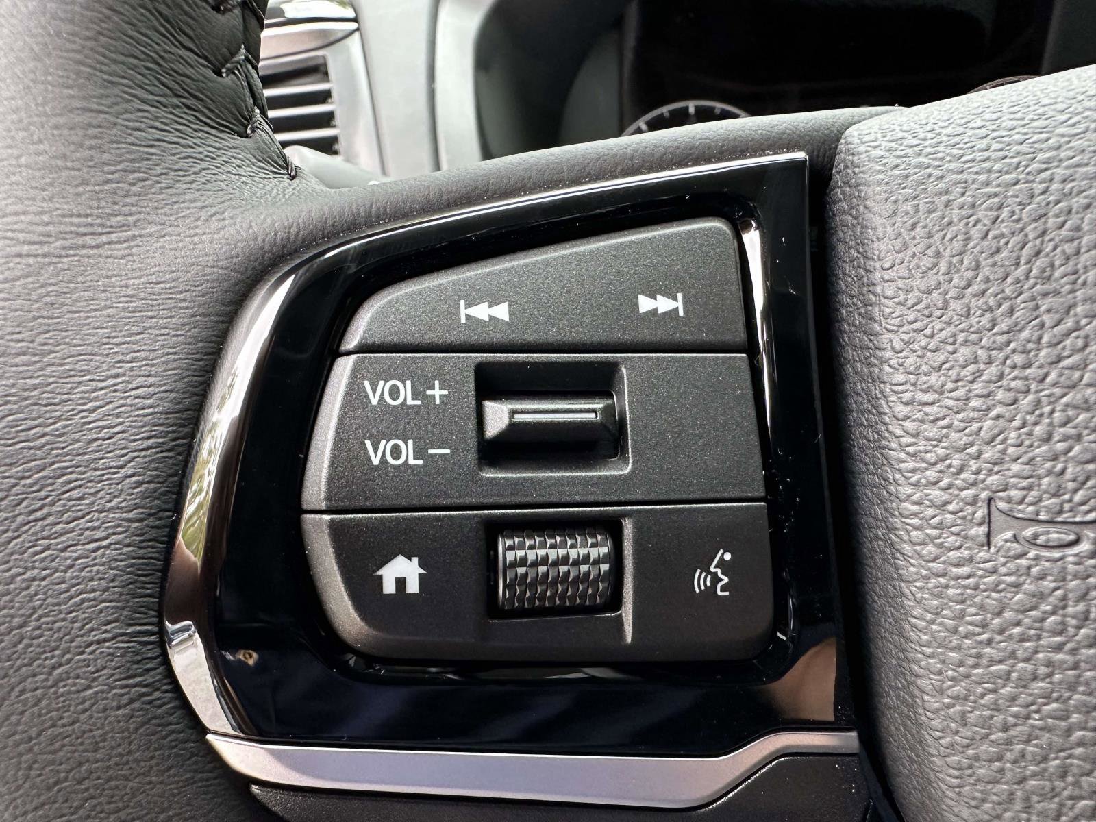 New 2026 Honda Odyssey Touring image 13