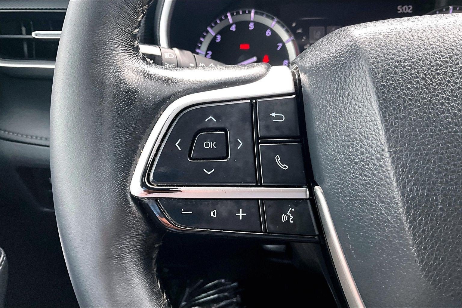 Used 2022 Toyota Highlander XSE AWD/4WD image 17
