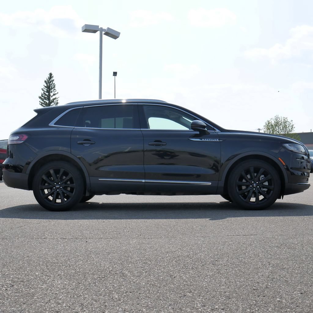 Used 2023 Lincoln Nautilus Reserve w/ Monochromatic Package AWD/4WD image 12