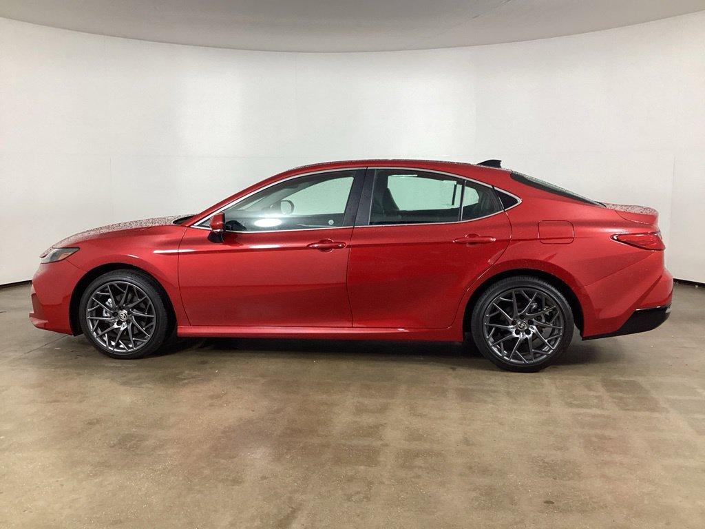 Used 2026 Toyota Camry XLE AWD/4WD image 8