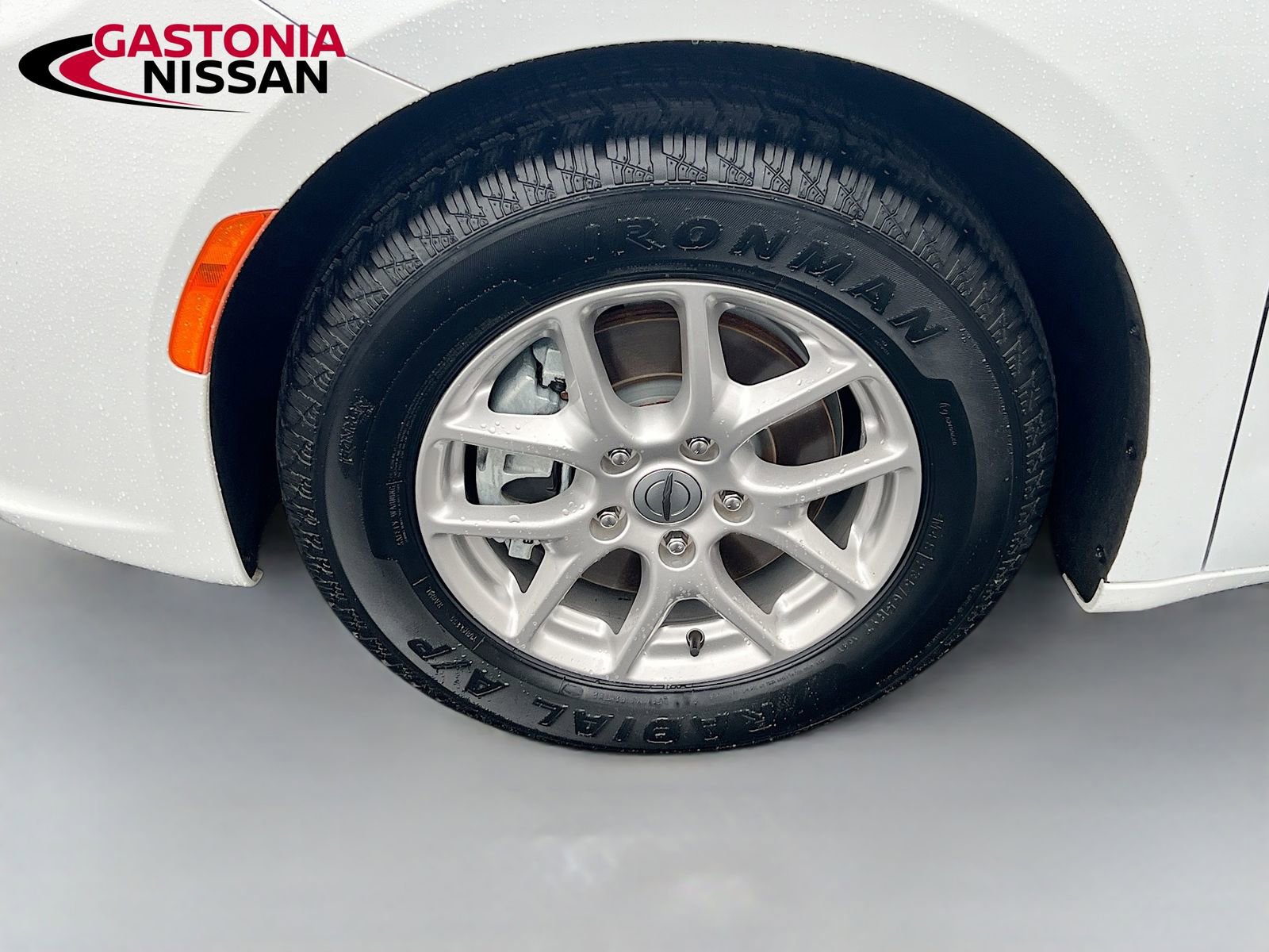 Used 2024 Chrysler Pacifica Touring image 40