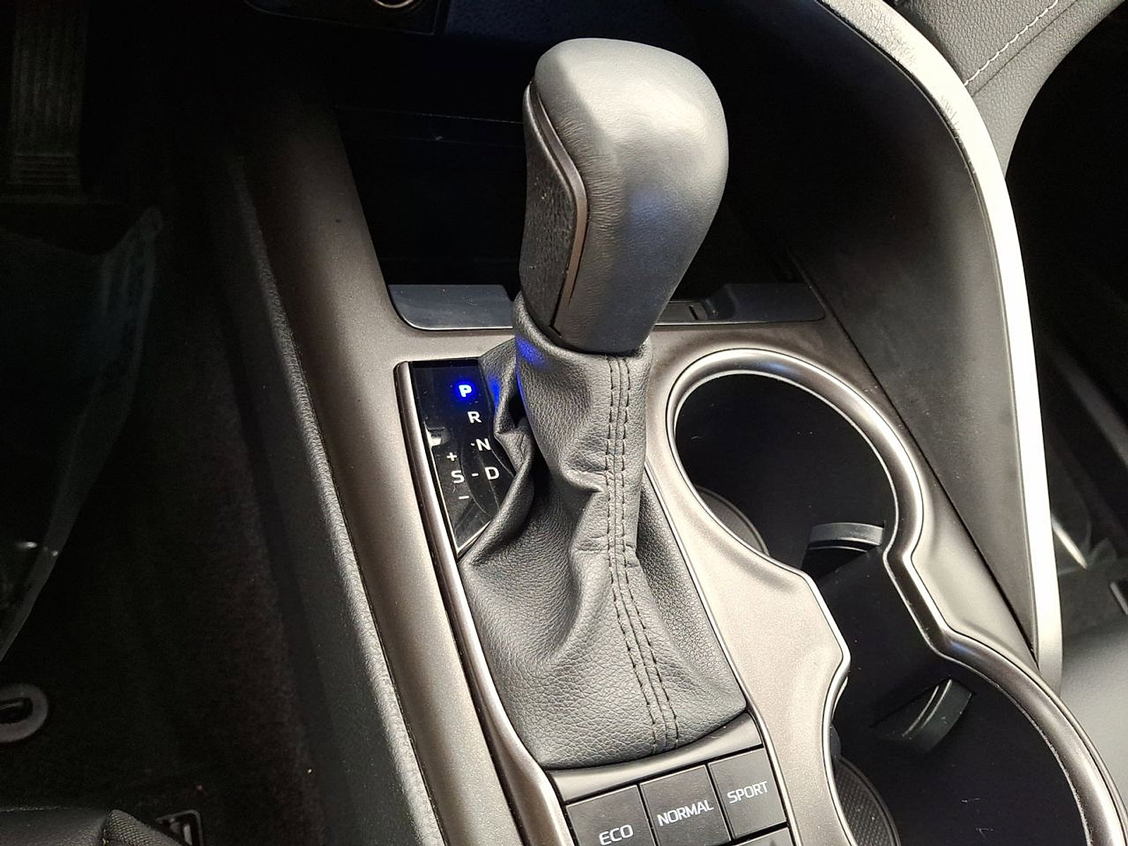 Certified 2024 Toyota Camry SE FWD image 12