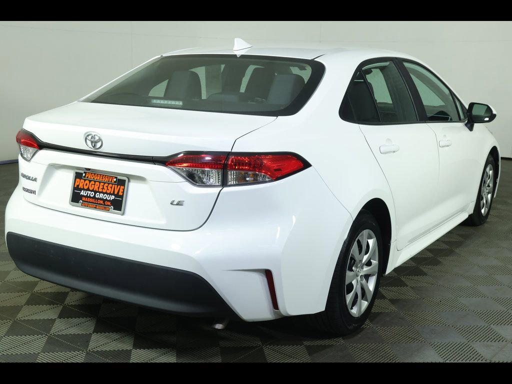 Used 2025 Toyota Corolla LE FWD image 14