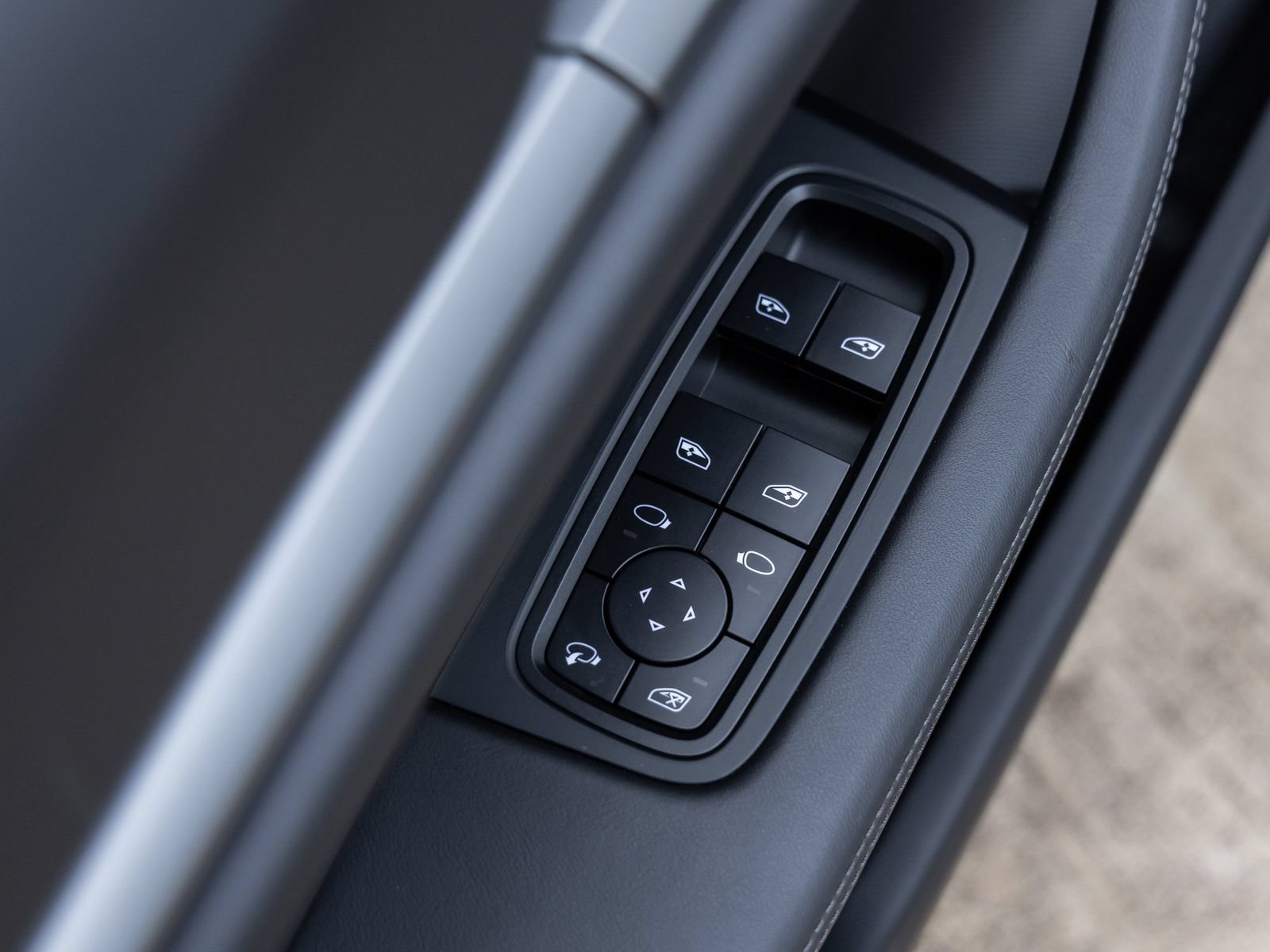Certified 2026 Porsche Taycan AWD/4WD image 22
