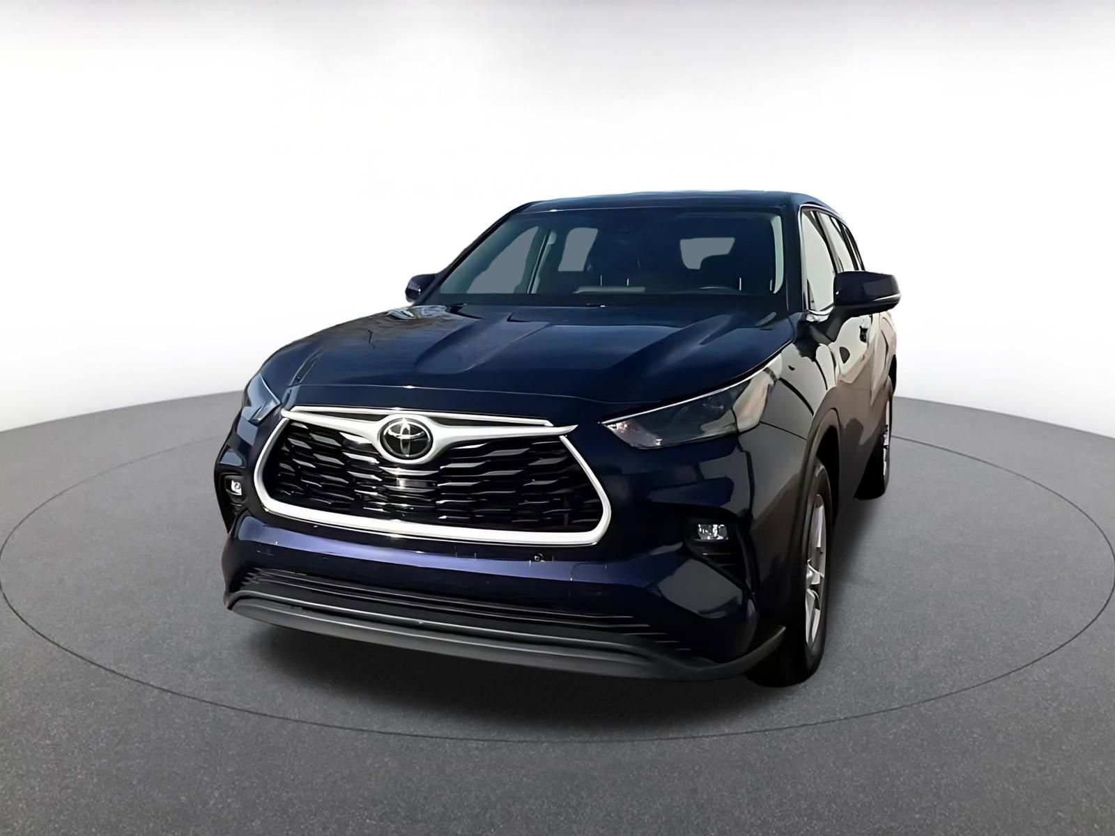 Used 2025 Toyota Highlander LE image 7