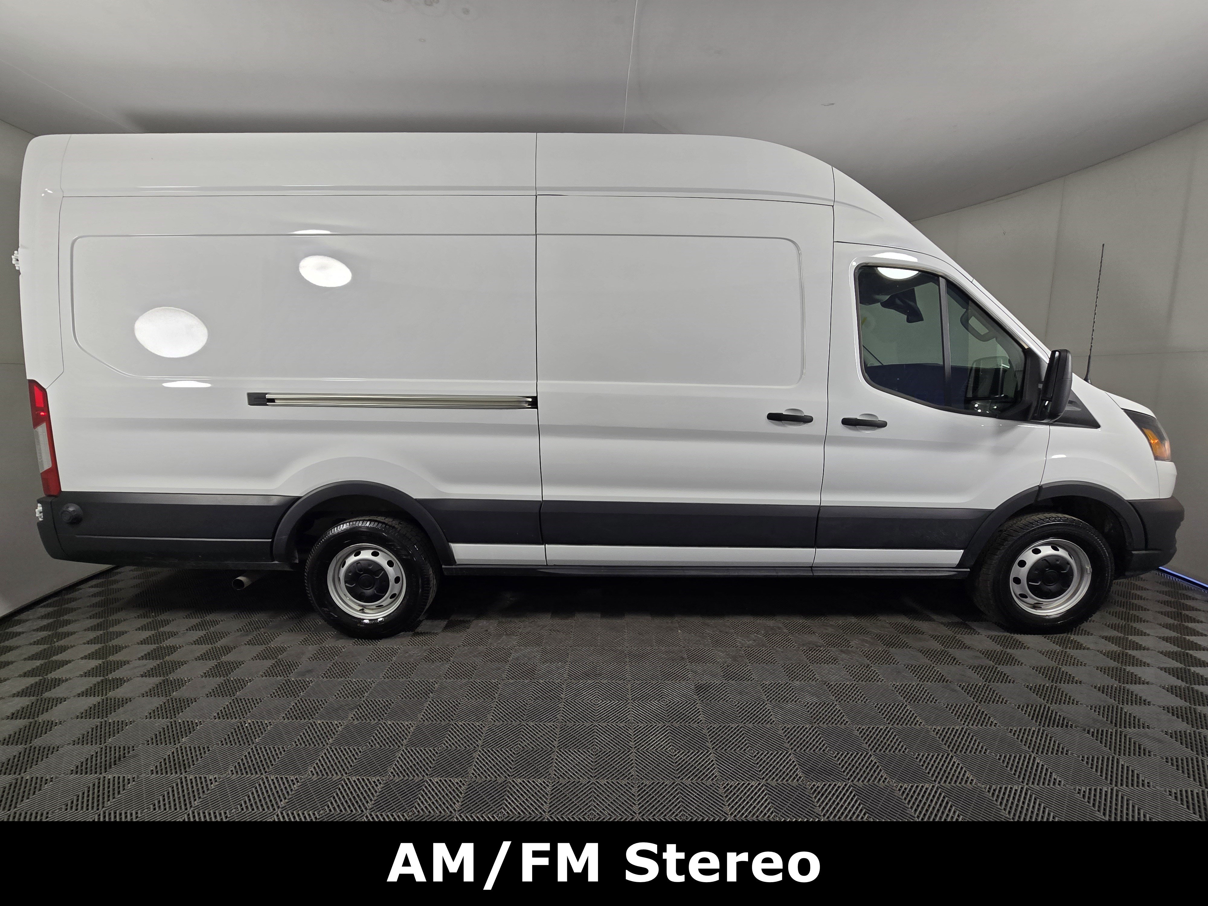 Used 2025 Ford Transit 250 148 High Roof Extended w/ Load Area Protection Package RWD image 10