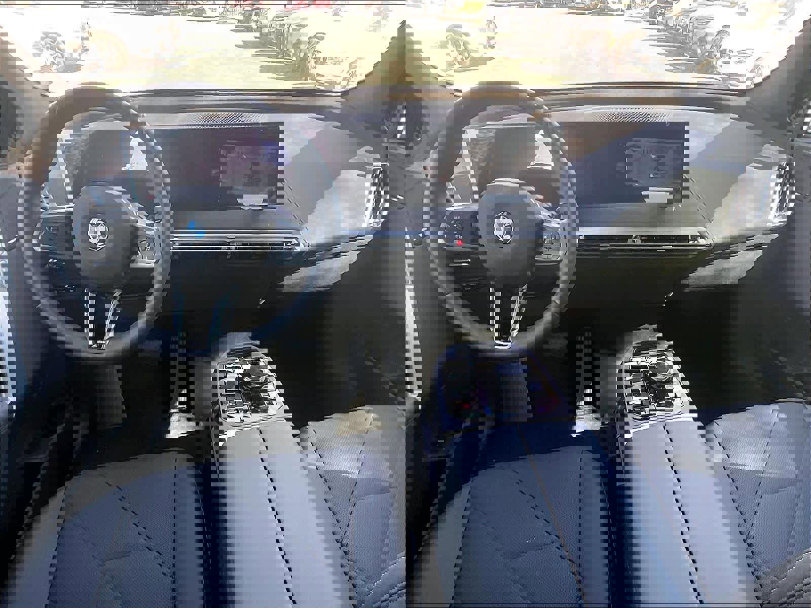 Used 2025 BMW iX xDrive50 w/ Sport Package image 15