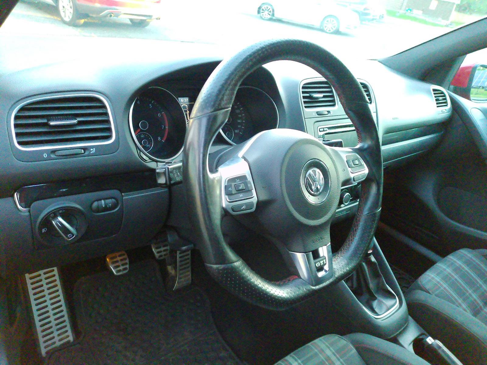 Used 2012 Volkswagen GTI 4-Door FWD image 4