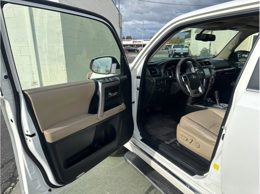 Used 2015 Toyota 4Runner Limited image 15