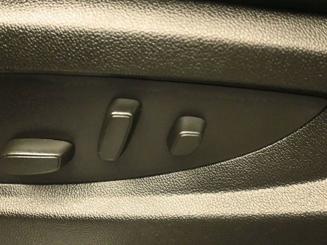 Used 2017 GMC Yukon XL SLT w/ Open Road Package image 12