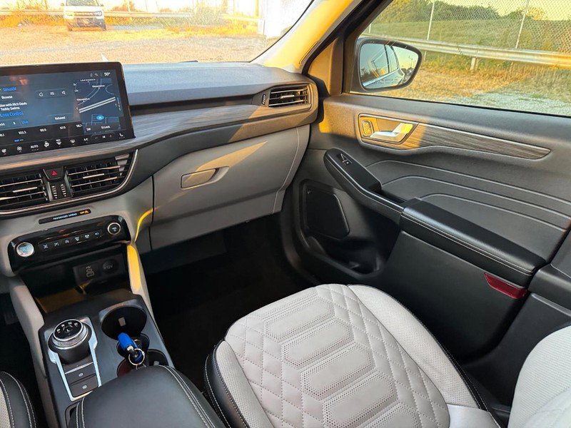 Used 2024 Ford Escape Platinum w/ Premium Technology Package image 15