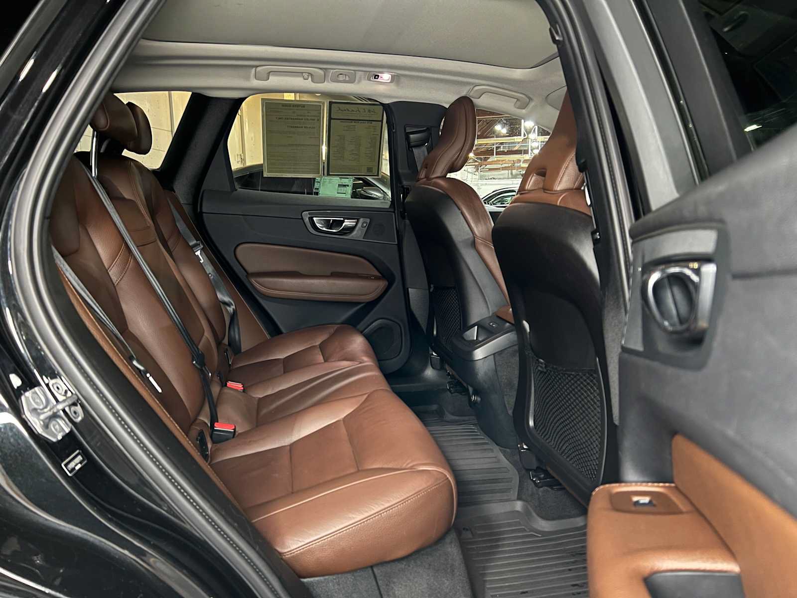 Used 2019 Volvo XC60 T5 Momentum w/ Protection Package Premier AWD/4WD image 17
