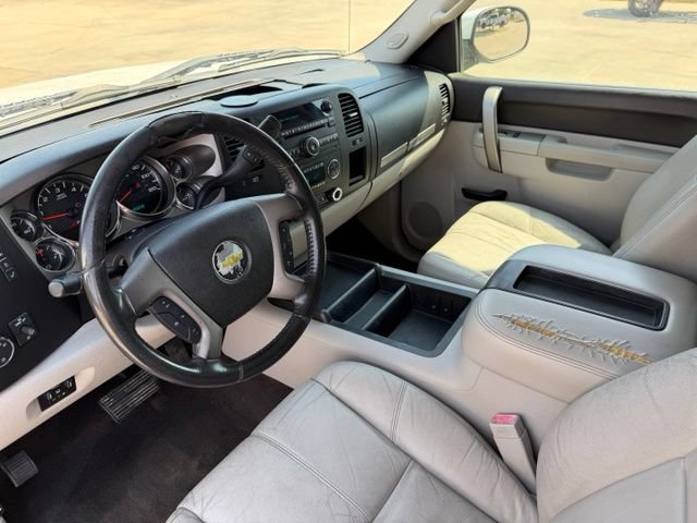 Used 2010 Chevrolet Silverado 1500 LT w/ Power Pack Plus AWD/4WD image 11