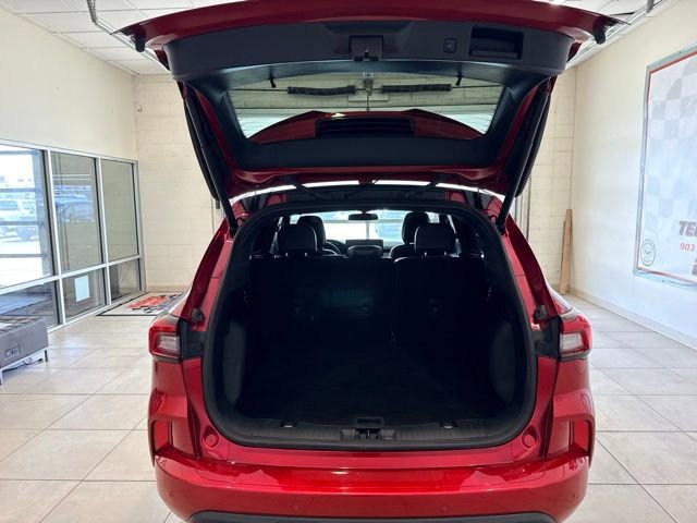 Used 2023 Ford Escape ST-Line w/ Tech Pack #1 FWD image 6