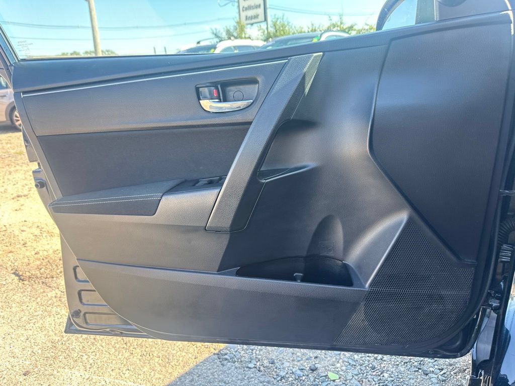 Used 2018 Toyota Corolla LE FWD image 7