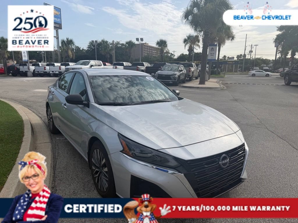 Used 2024 Nissan Altima 2.5 SV FWD image 2