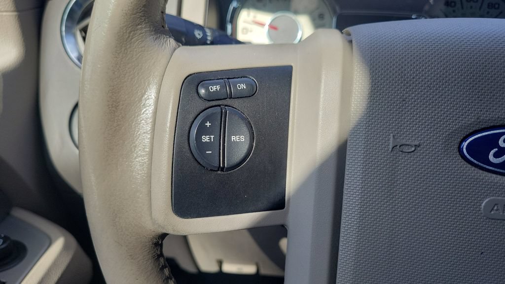 Used 2013 Ford Expedition XLT RWD image 17