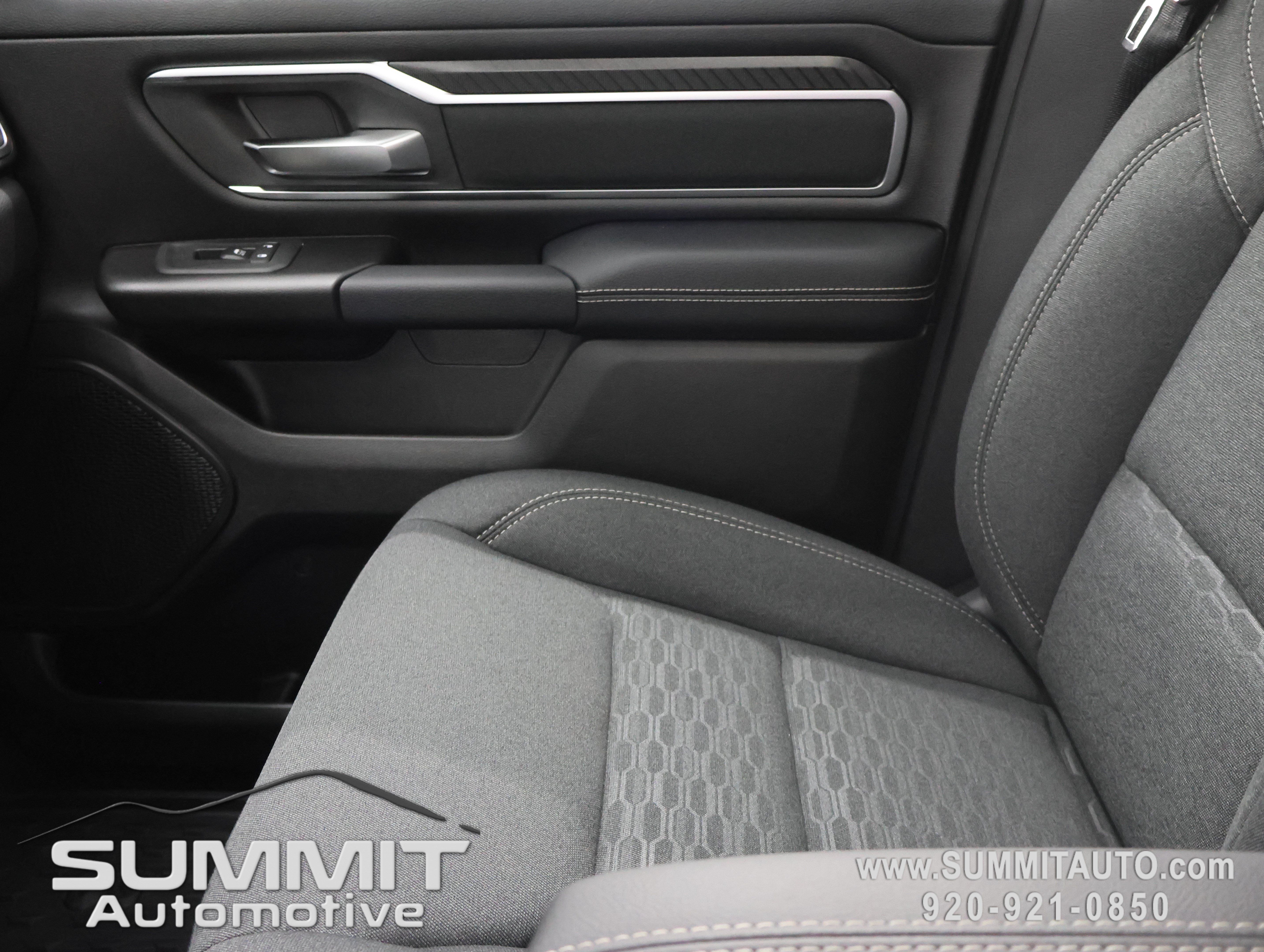 New 2026 RAM 1500 Big Horn AWD/4WD image 14
