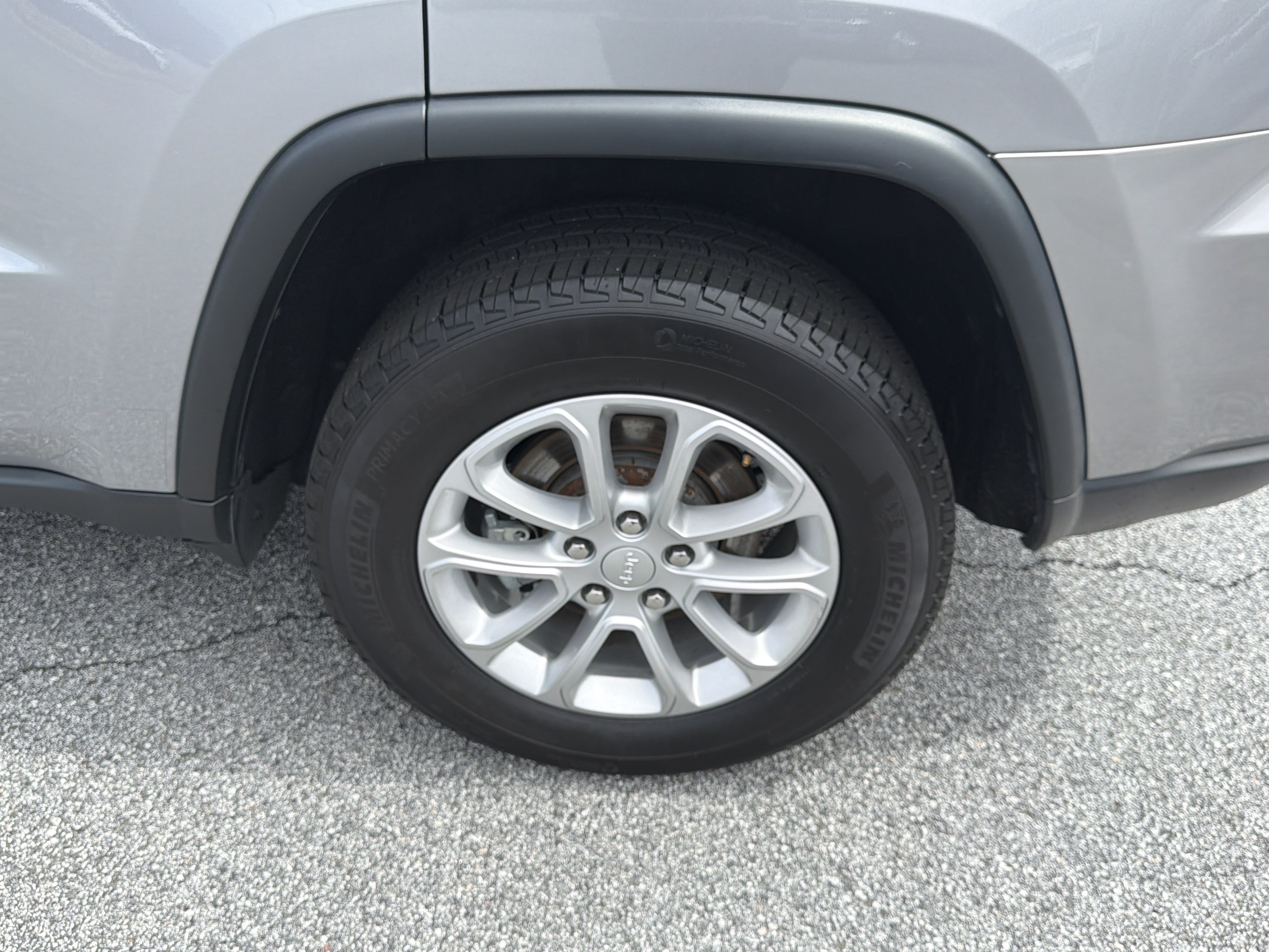 Used 2021 Jeep Grand Cherokee Laredo RWD image 23