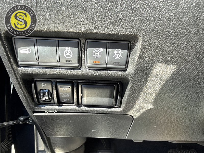 Used 2019 Nissan Armada Platinum w/ Captain's Chairs Package image 26