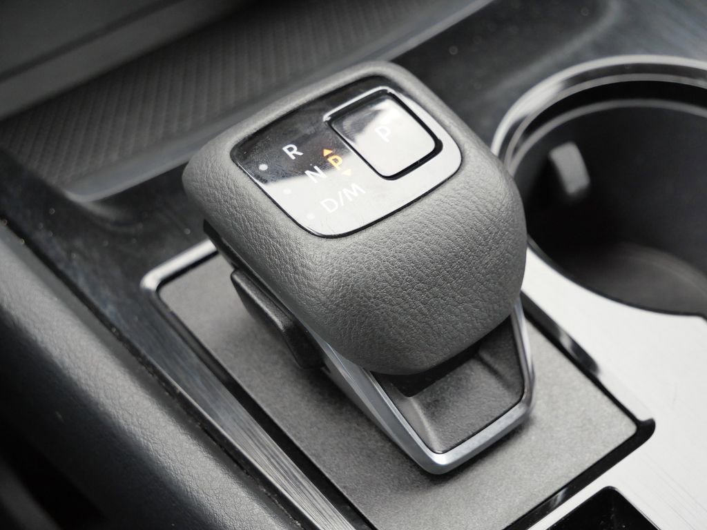 Used 2025 Nissan Rogue SV AWD/4WD image 40