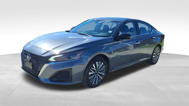 Used 2025 Nissan Altima 2.5 SV image 3