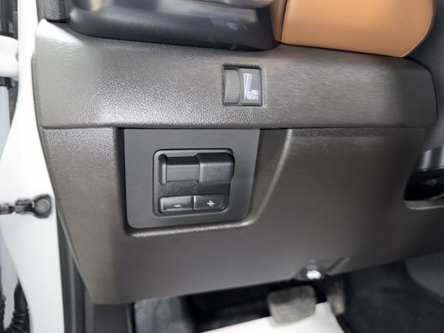 Used 2025 GMC Canyon AT4 w/ Technology Plus Package image 15