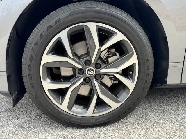 Used 2024 Jaguar I-PACE R-Dynamic HSE image 2