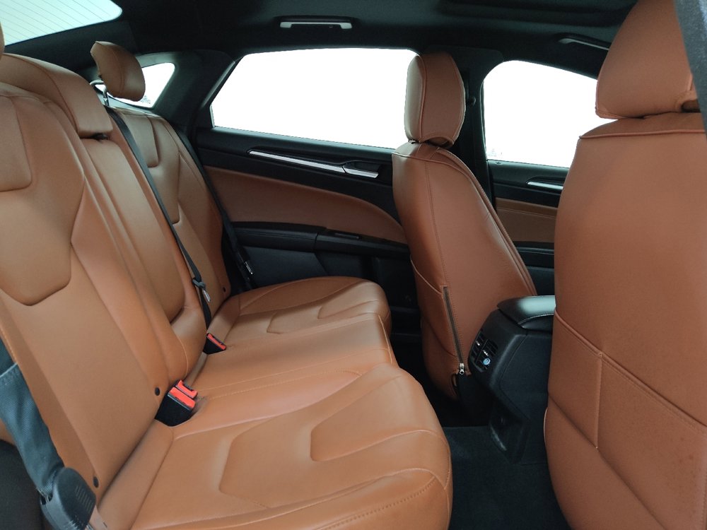 Used 2019 Ford Fusion Titanium image 19