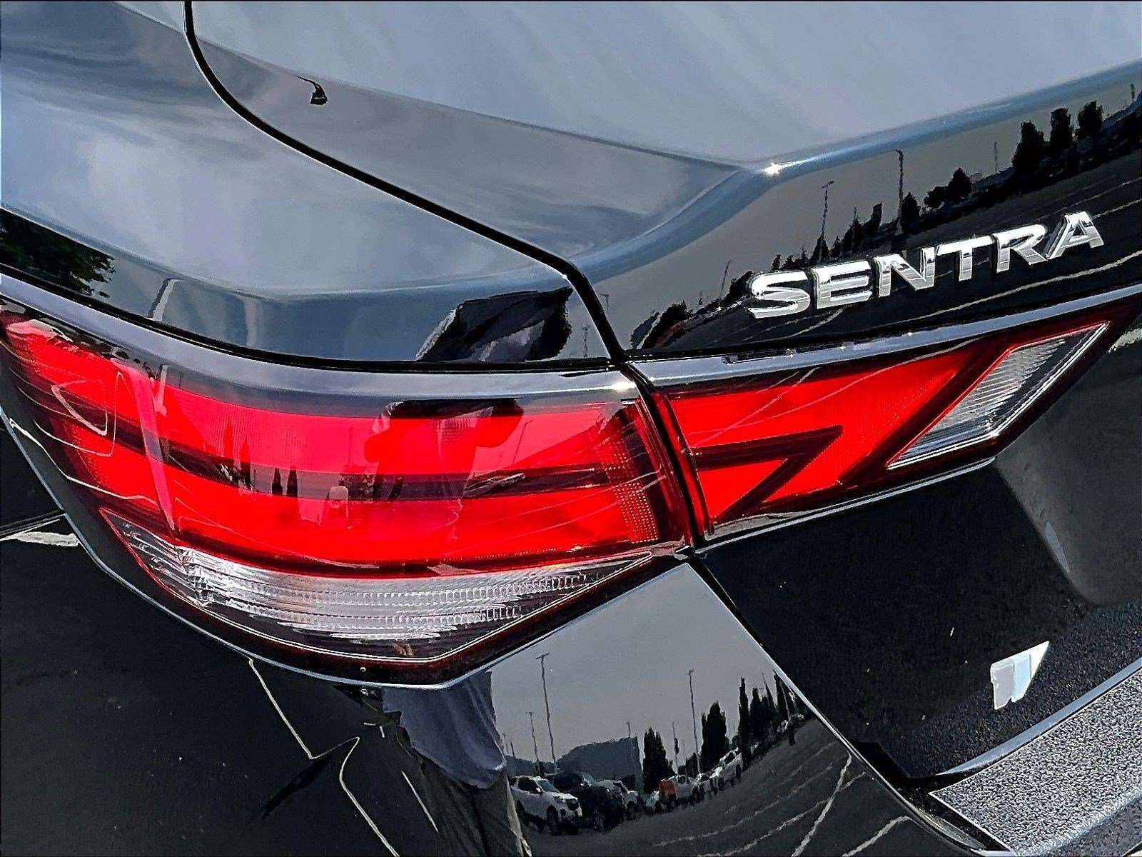 Used 2024 Nissan Sentra SV FWD image 22