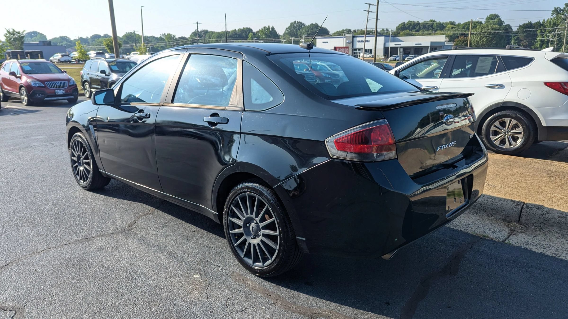 Used 2010 Ford Focus SES FWD image 5