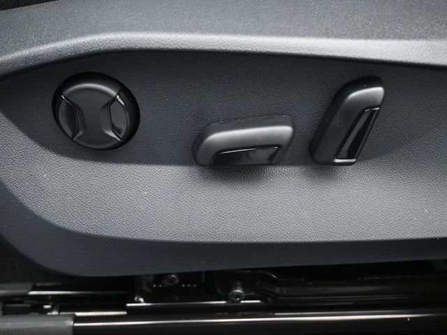 New 2026 Volkswagen Taos SEL image 31