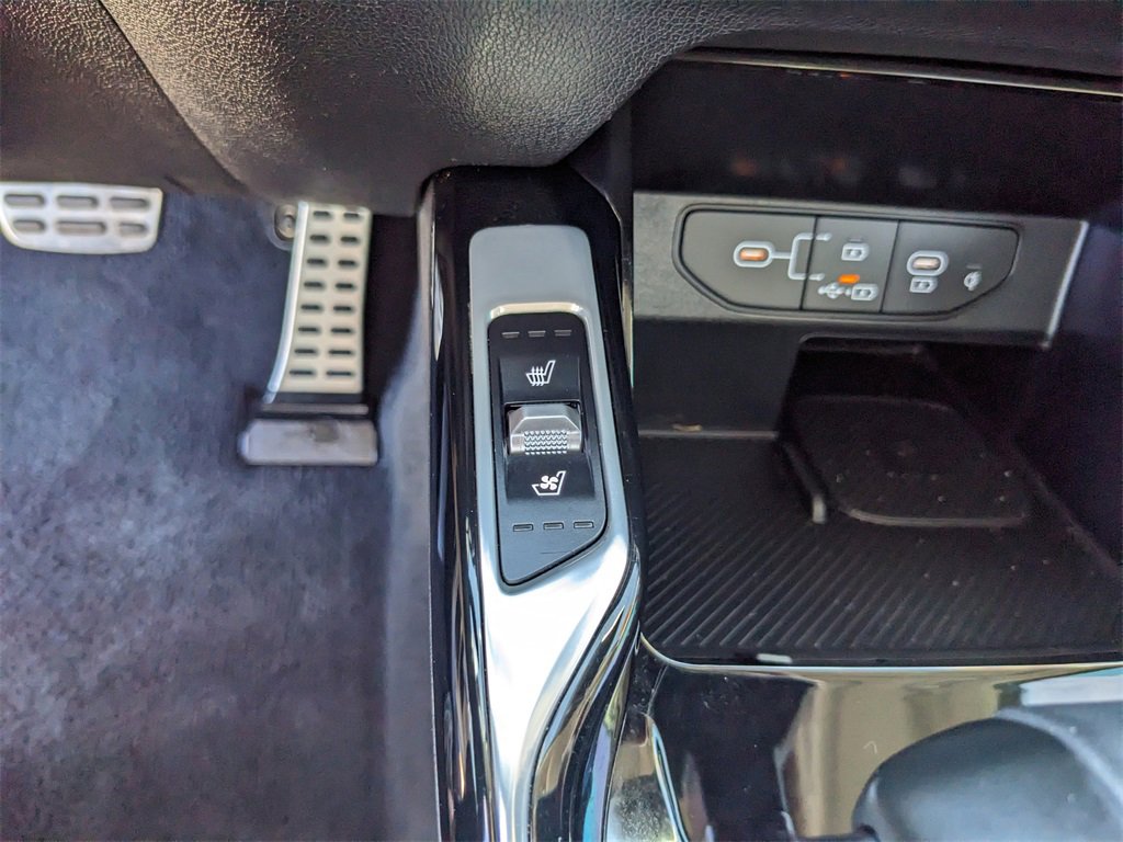 Certified 2024 Kia Sorento SX image 29