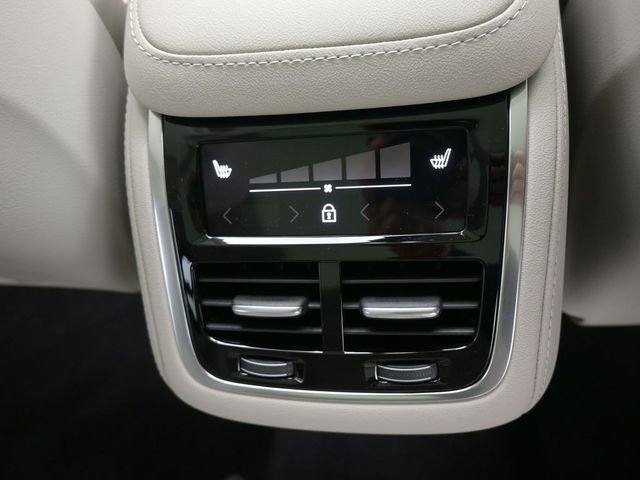 New 2026 Volvo XC90 B6 Ultra w/ Protection Package image 35