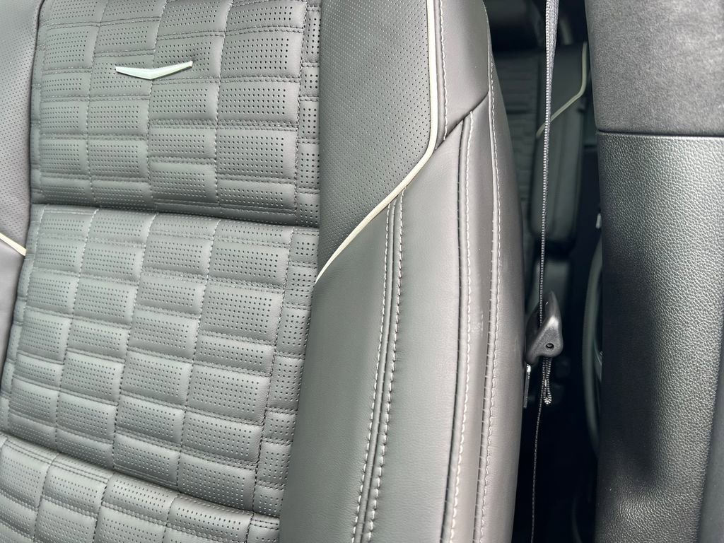 New 2026 Cadillac Escalade Platinum Sport w/ LPO, ONYX Package image 16