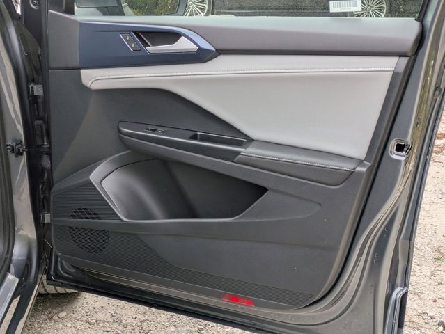 Used 2024 Volkswagen Taos SE image 27
