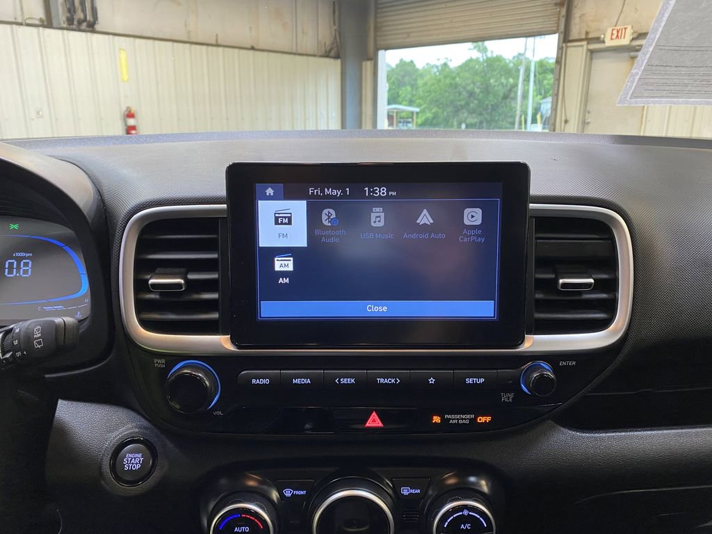 Used 2025 Hyundai Venue SEL FWD image 37
