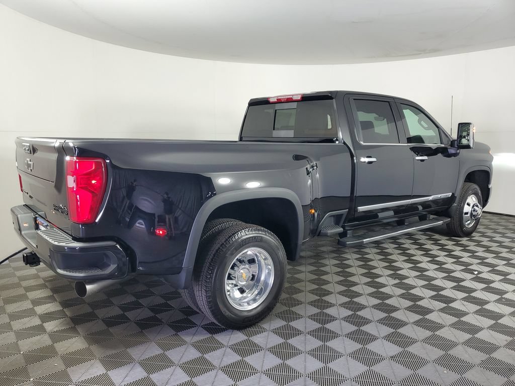 New 2026 Chevrolet Silverado 3500 High Country w/ Technology Package AWD/4WD image 4