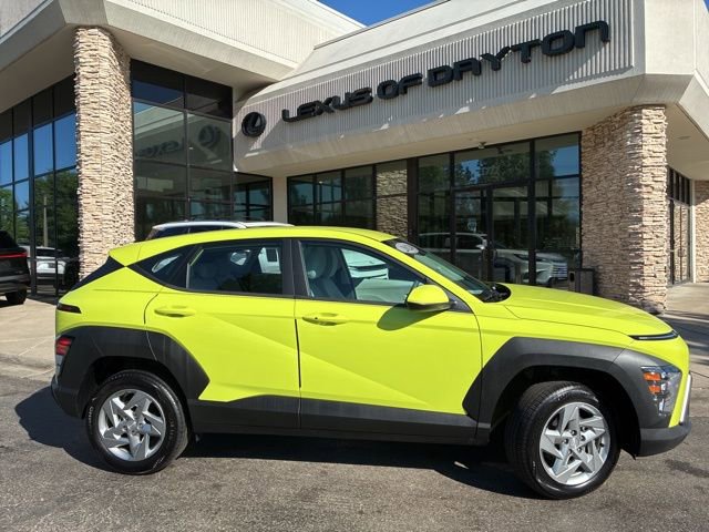 Used 2024 Hyundai Kona SE image 2