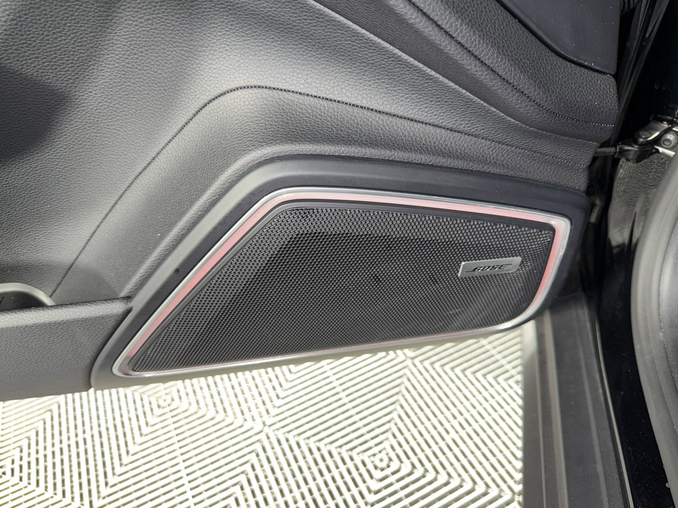 Certified 2023 Porsche Panamera 4 AWD/4WD image 23