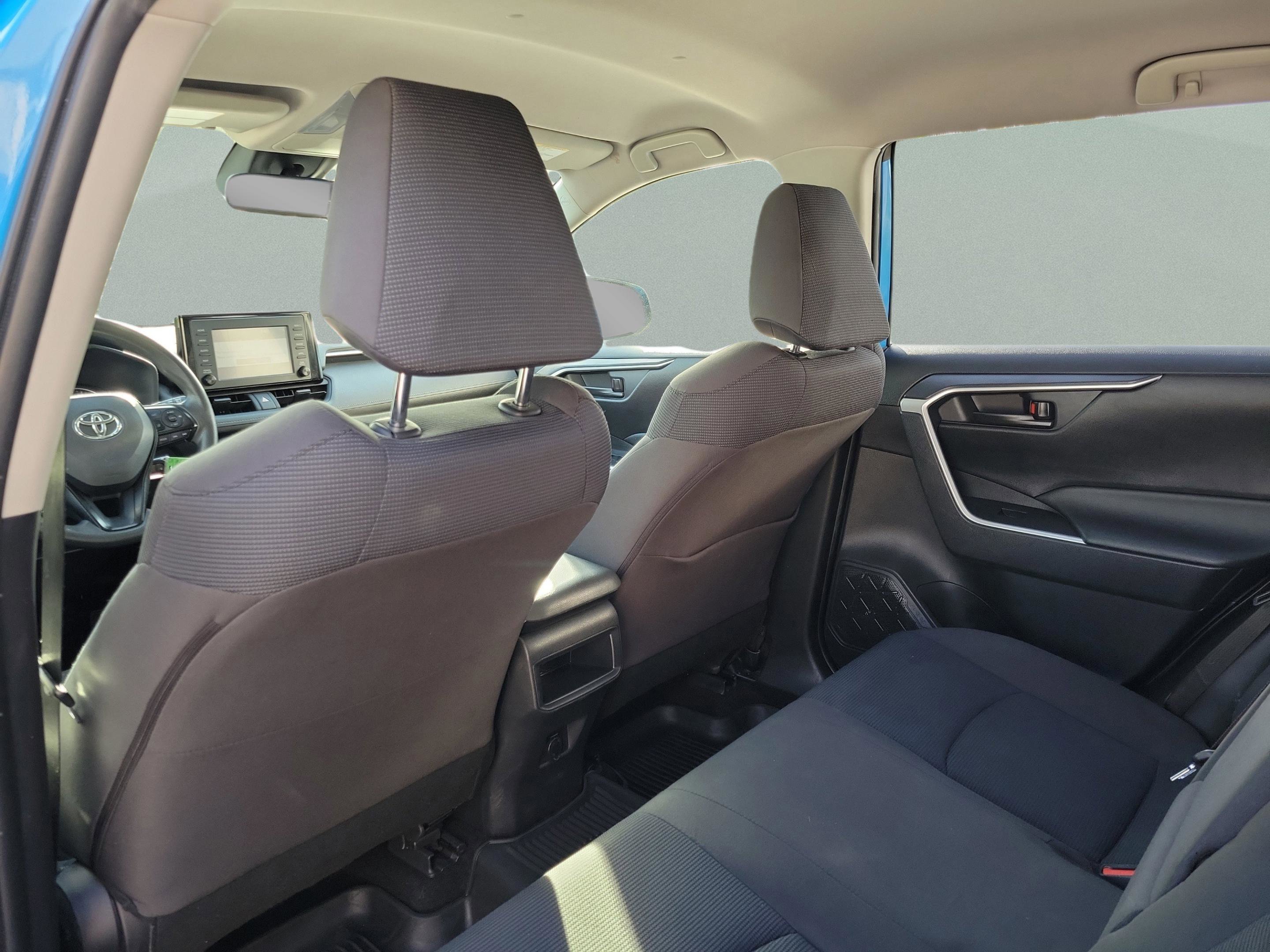 Used 2019 Toyota RAV4 LE w/ All Weather Liner Package AWD/4WD image 13