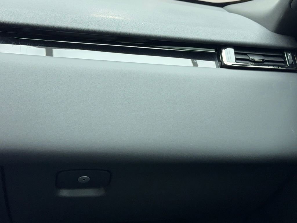 Used 2025 Land Rover Range Rover Velar Dynamic SE image 20