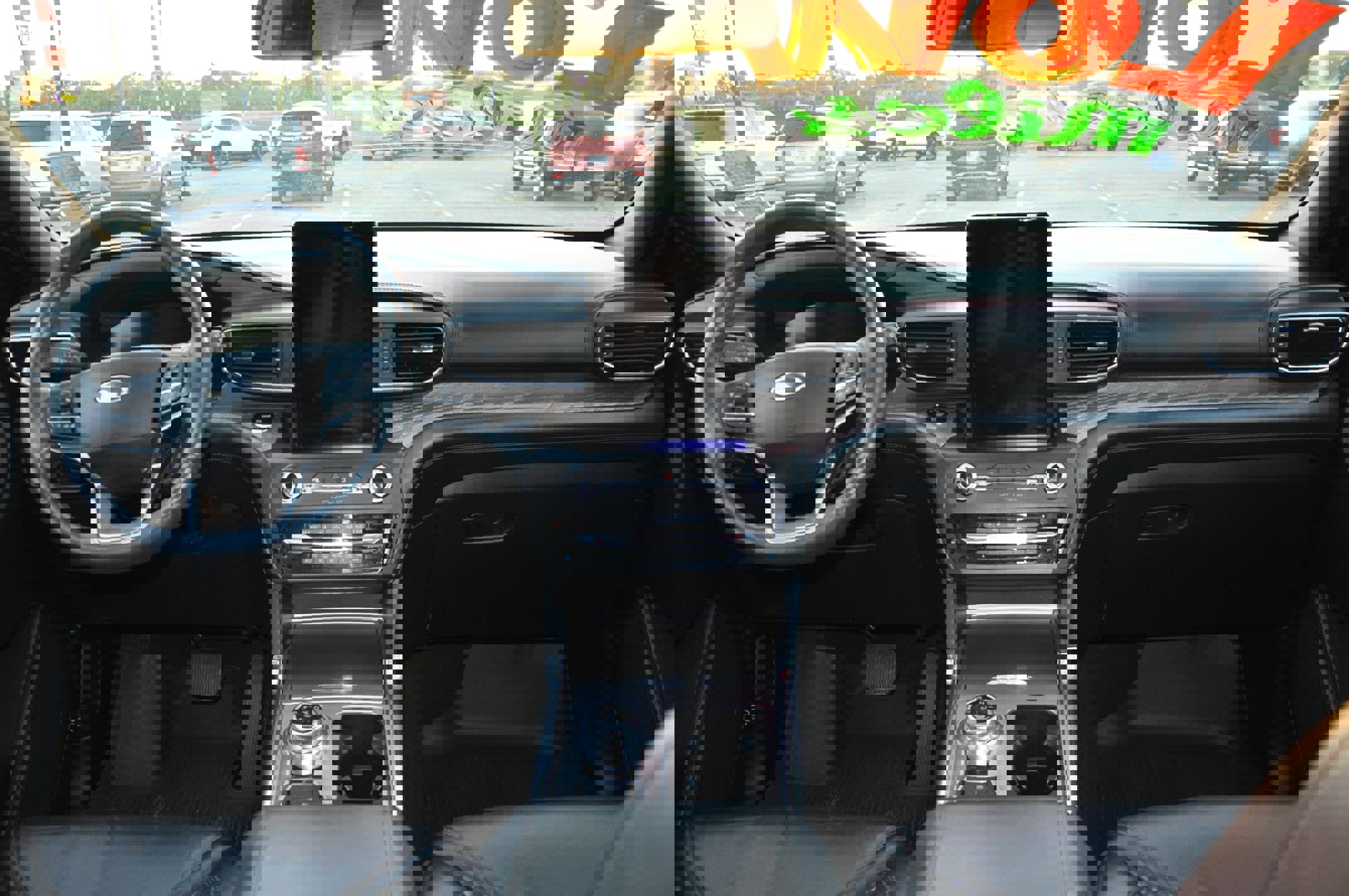 Used 2020 Ford Explorer Platinum w/ Premium Technology Package image 18