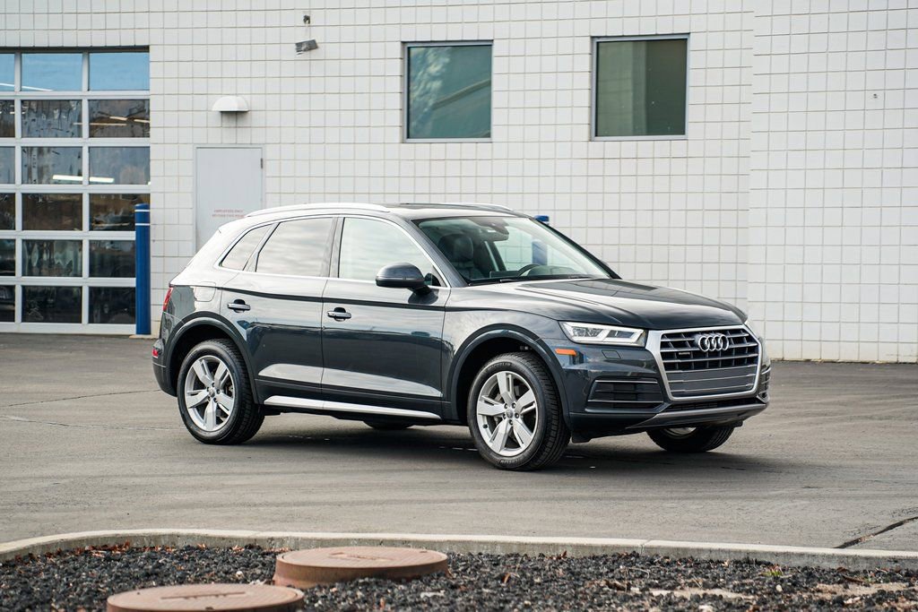 Used 2018 Audi Q5 2.0T Premium Plus w/ Premium Plus Package image 3