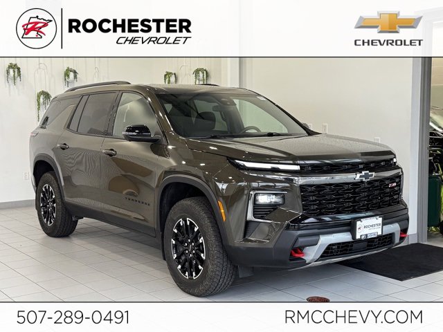 Used 2025 Chevrolet Traverse Z71 w/ Driver Confidence Package image 1