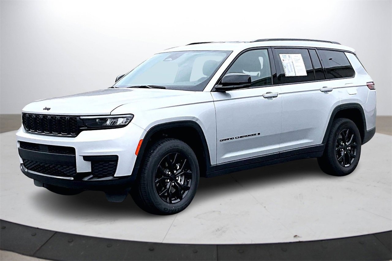 Certified 2024 Jeep Grand Cherokee L Laredo image 4