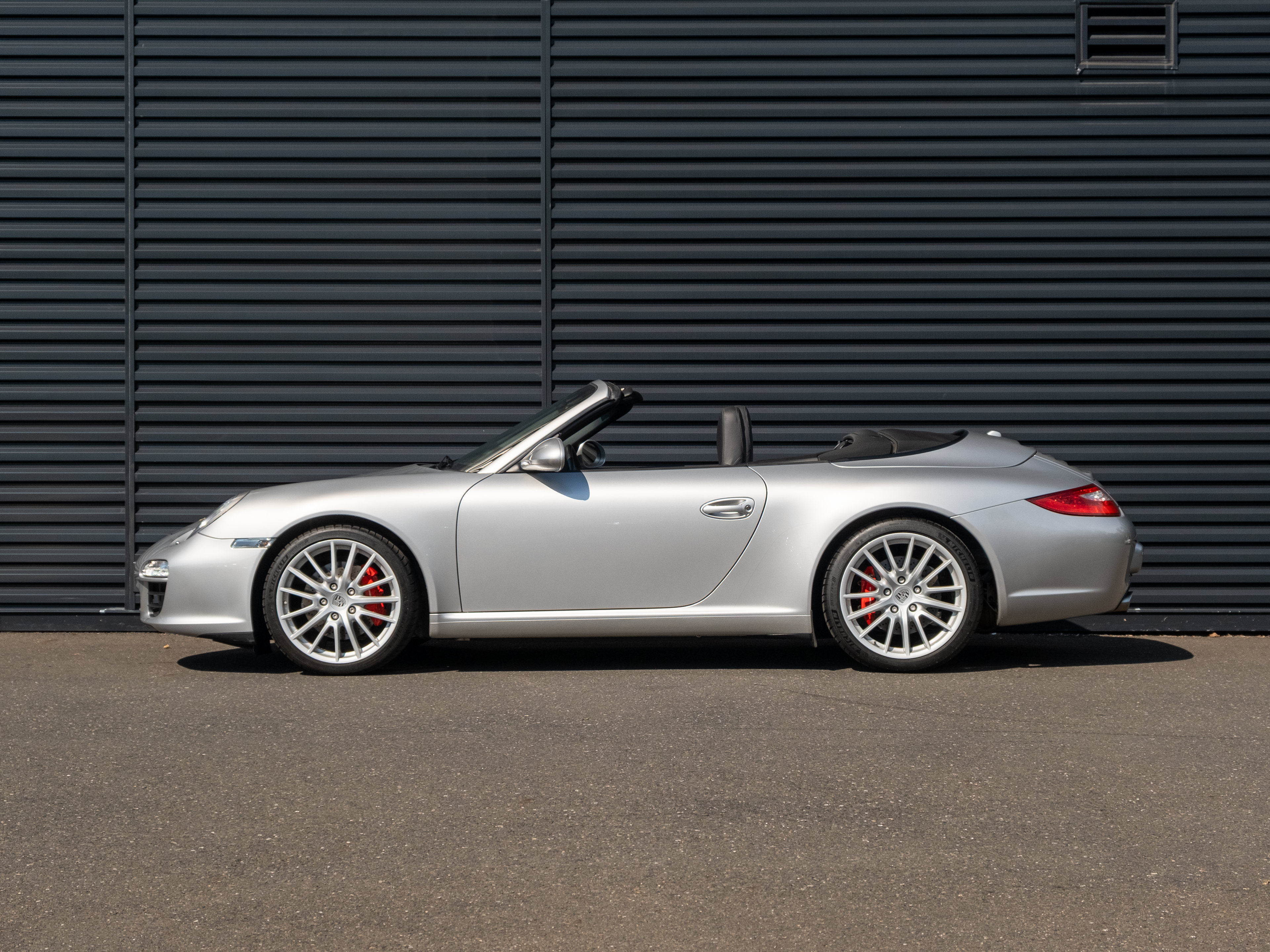 Used 2009 Porsche 911 Carrera S RWD image 2