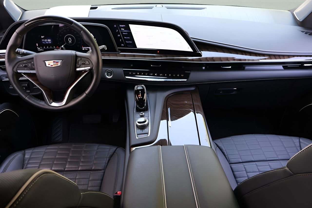 Certified 2024 Cadillac Escalade Premium Luxury Platinum image 17